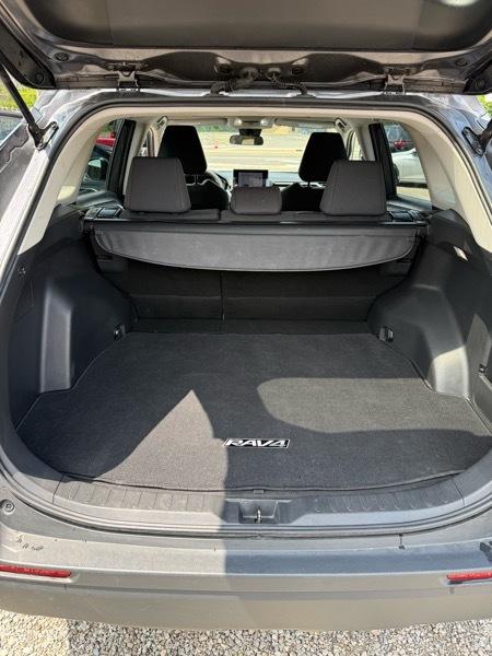 Toyota RAV4 LE AWD 2025