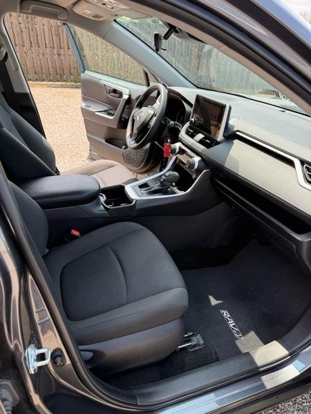 Toyota RAV4 LE AWD 2025