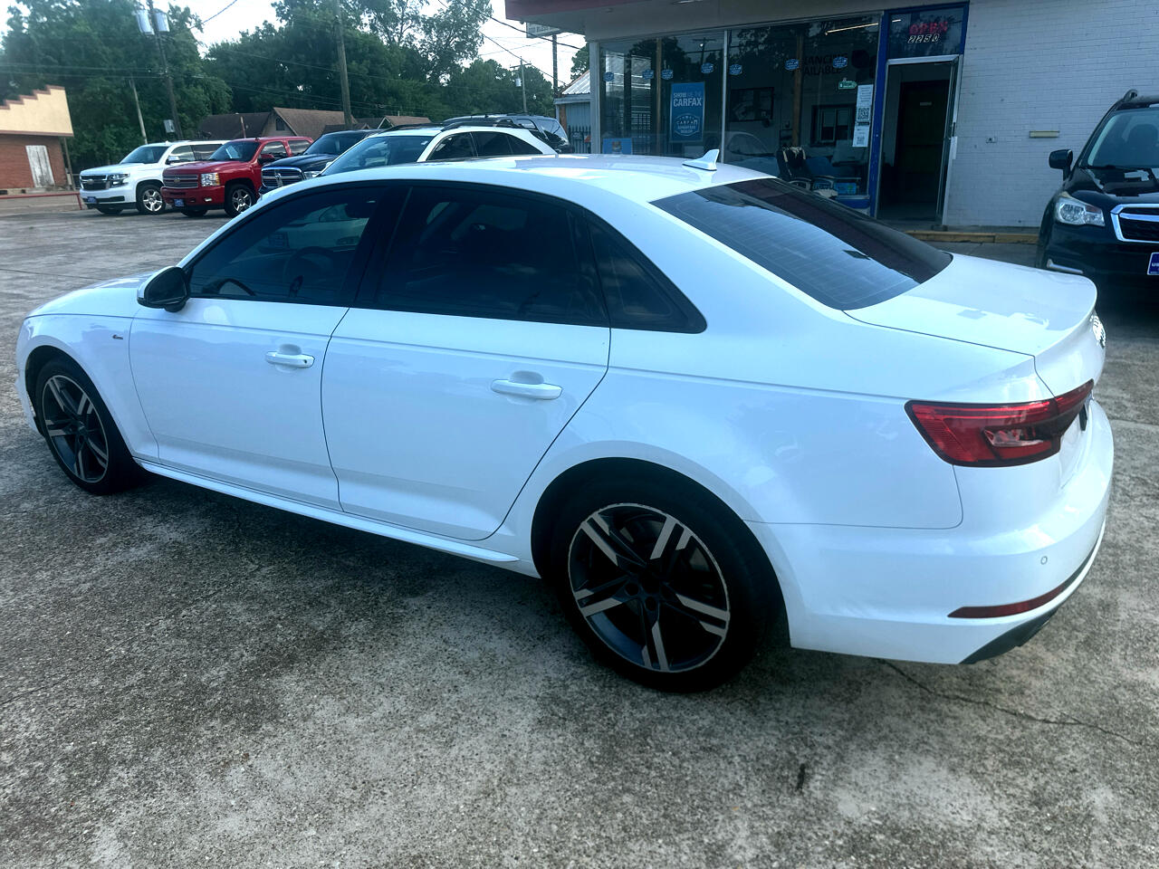 Audi A4 2.0T Premium Plus quattro Sedan 2017 Audi A4 2.0T Premium Plus quattro Sedan 2017