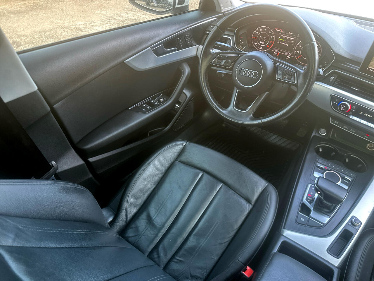 Audi A4 2.0T Premium Plus quattro Sedan 2017 Audi A4 2.0T Premium Plus quattro Sedan 2017