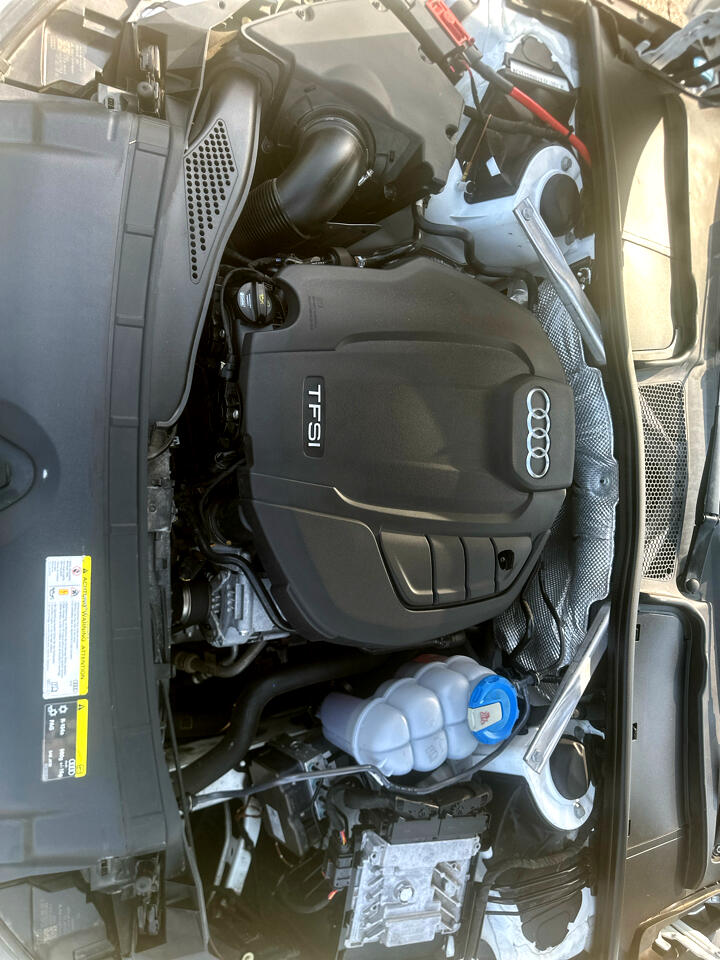 Audi A4 2.0T Premium Plus quattro Sedan 2017 Audi A4 2.0T Premium Plus quattro Sedan 2017