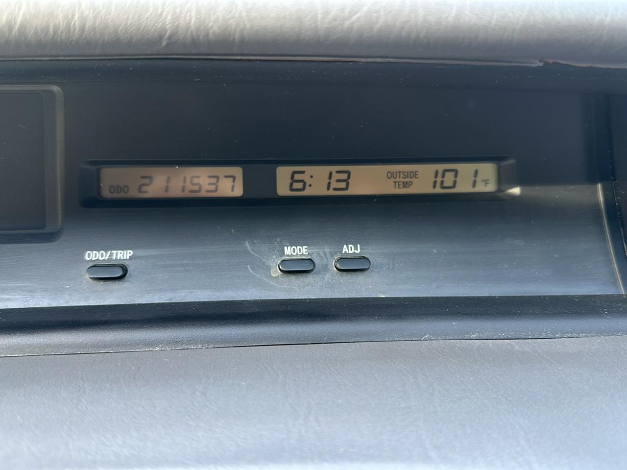 Toyota Avalon XL 2004