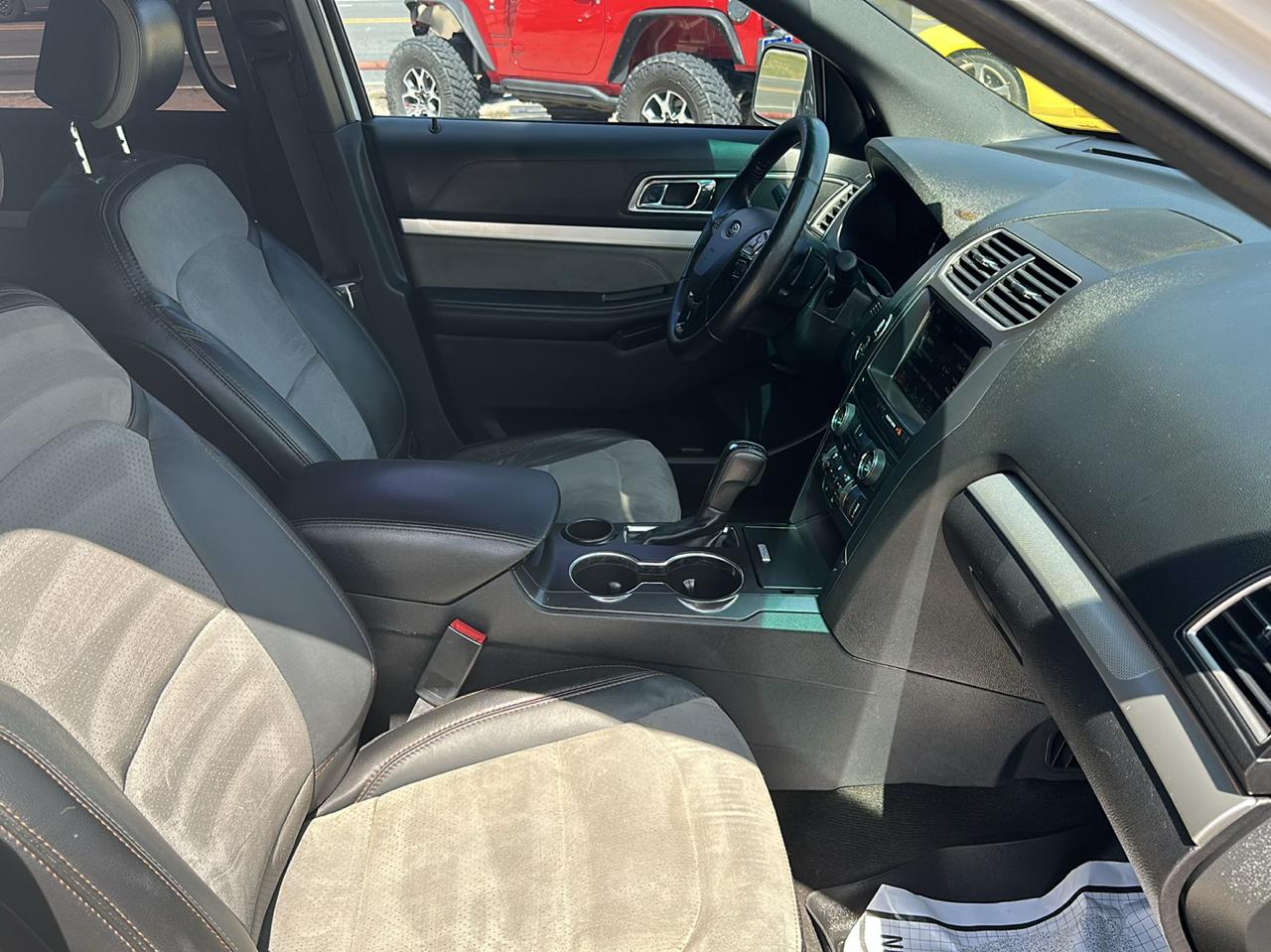 Ford Explorer XLT FWD 2017