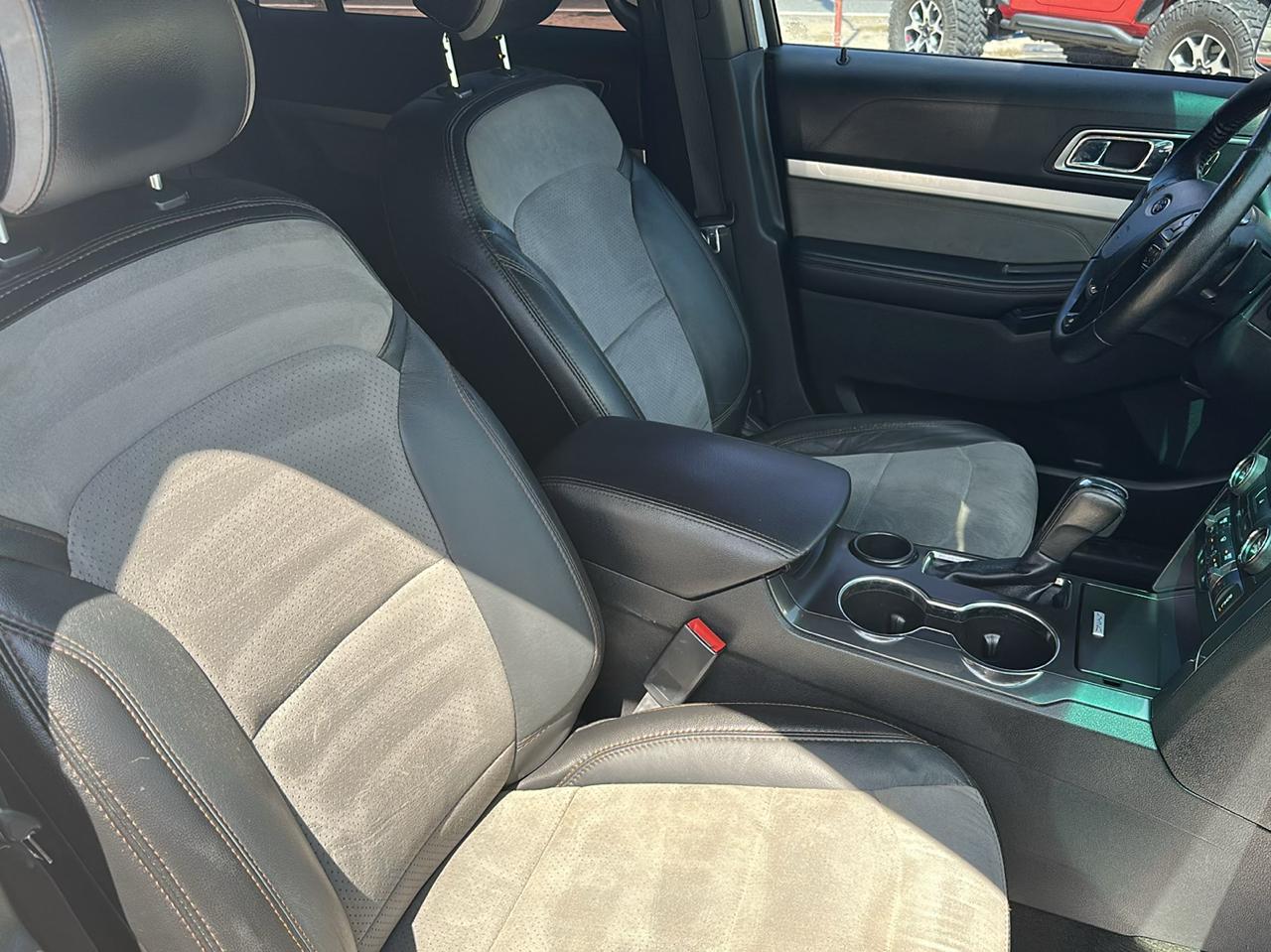 Ford Explorer XLT FWD 2017