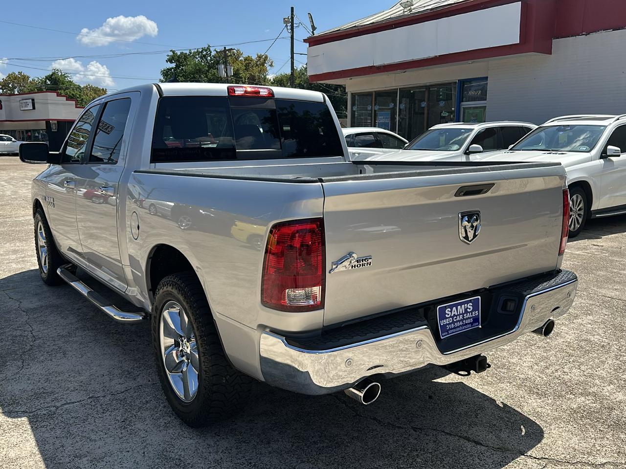 RAM 1500 SLT Crew Cab SWB 2WD 2016