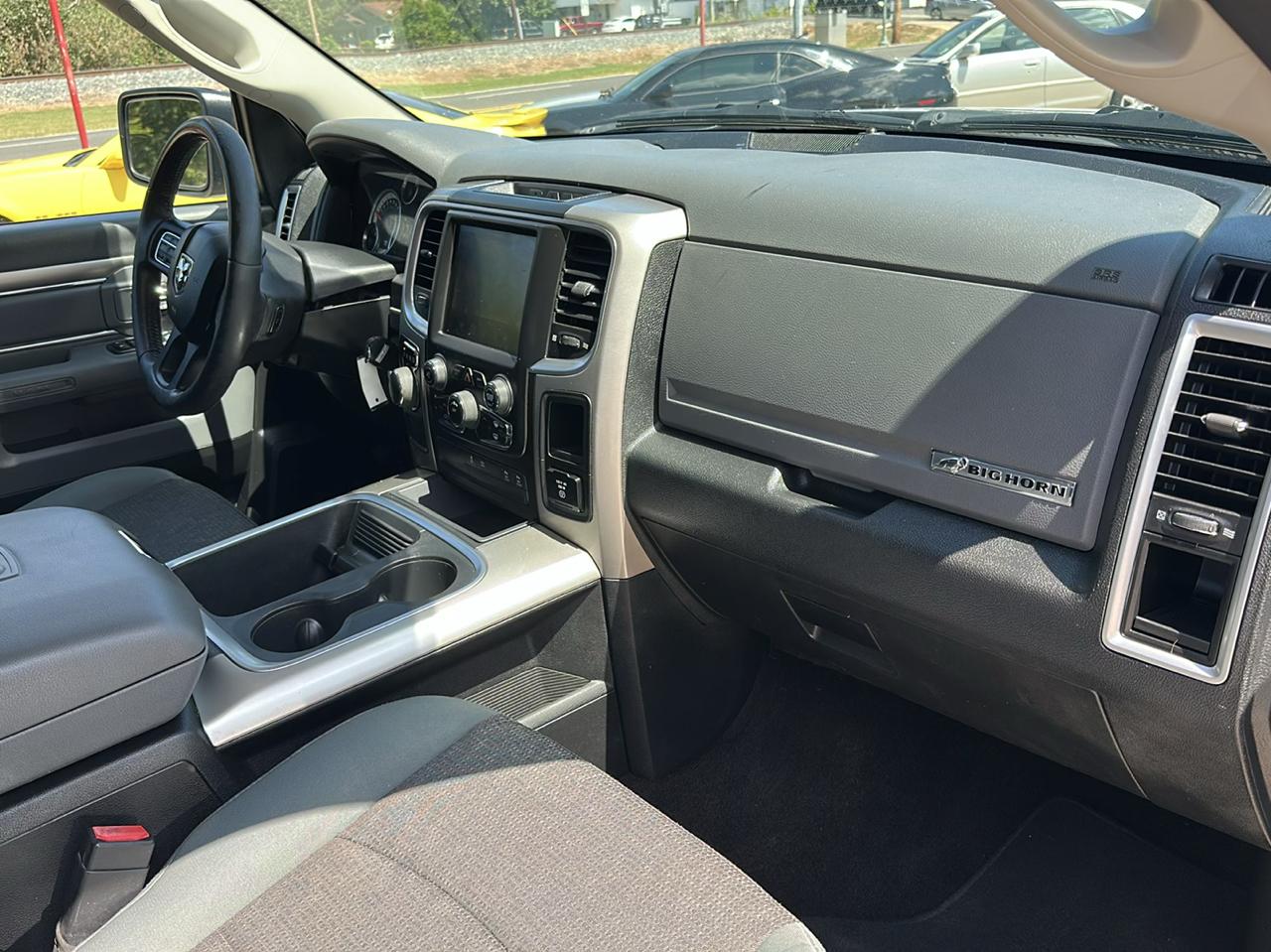 RAM 1500 SLT Crew Cab SWB 2WD 2016