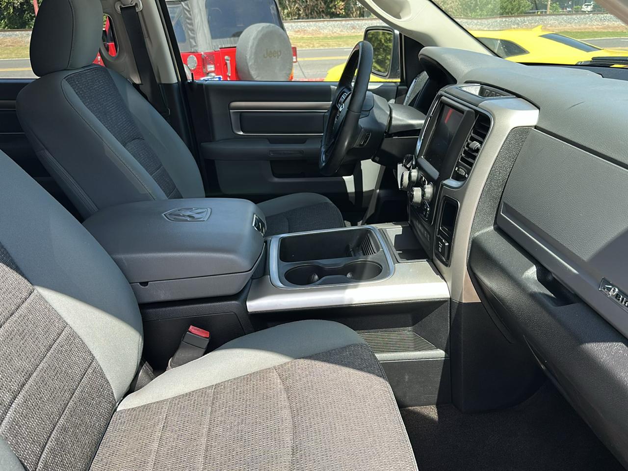 RAM 1500 SLT Crew Cab SWB 2WD 2016