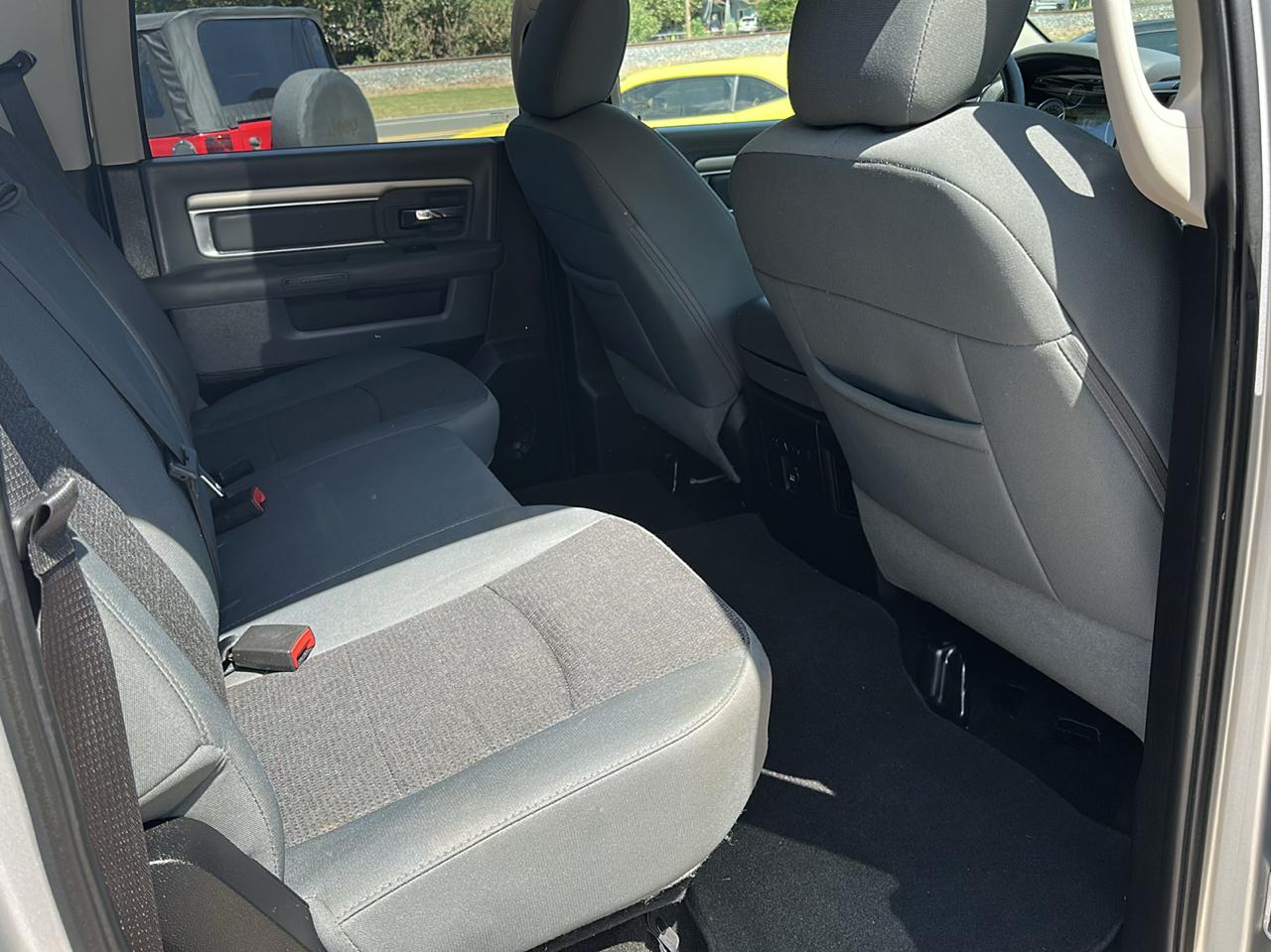 RAM 1500 SLT Crew Cab SWB 2WD 2016