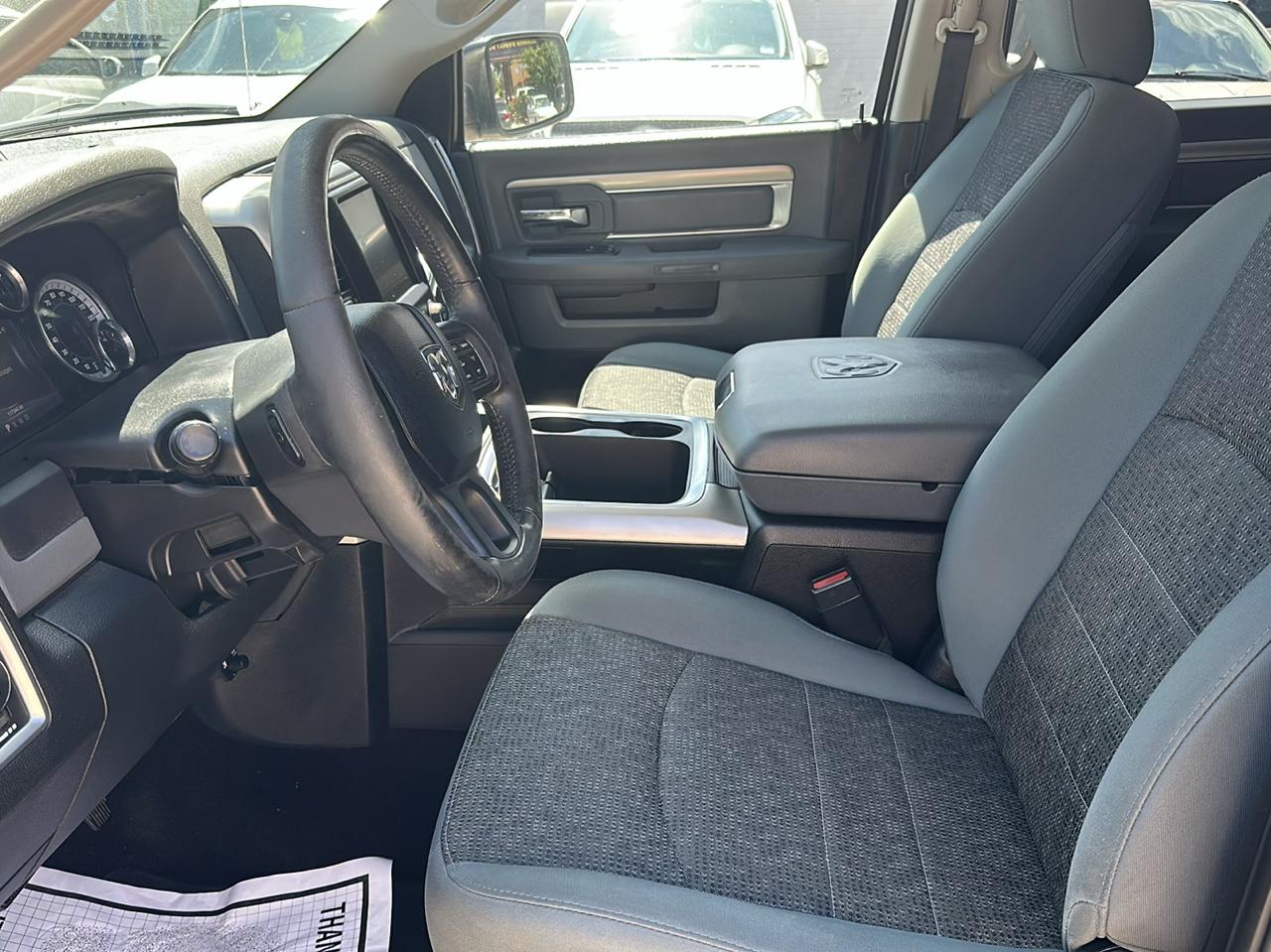 RAM 1500 SLT Crew Cab SWB 2WD 2016