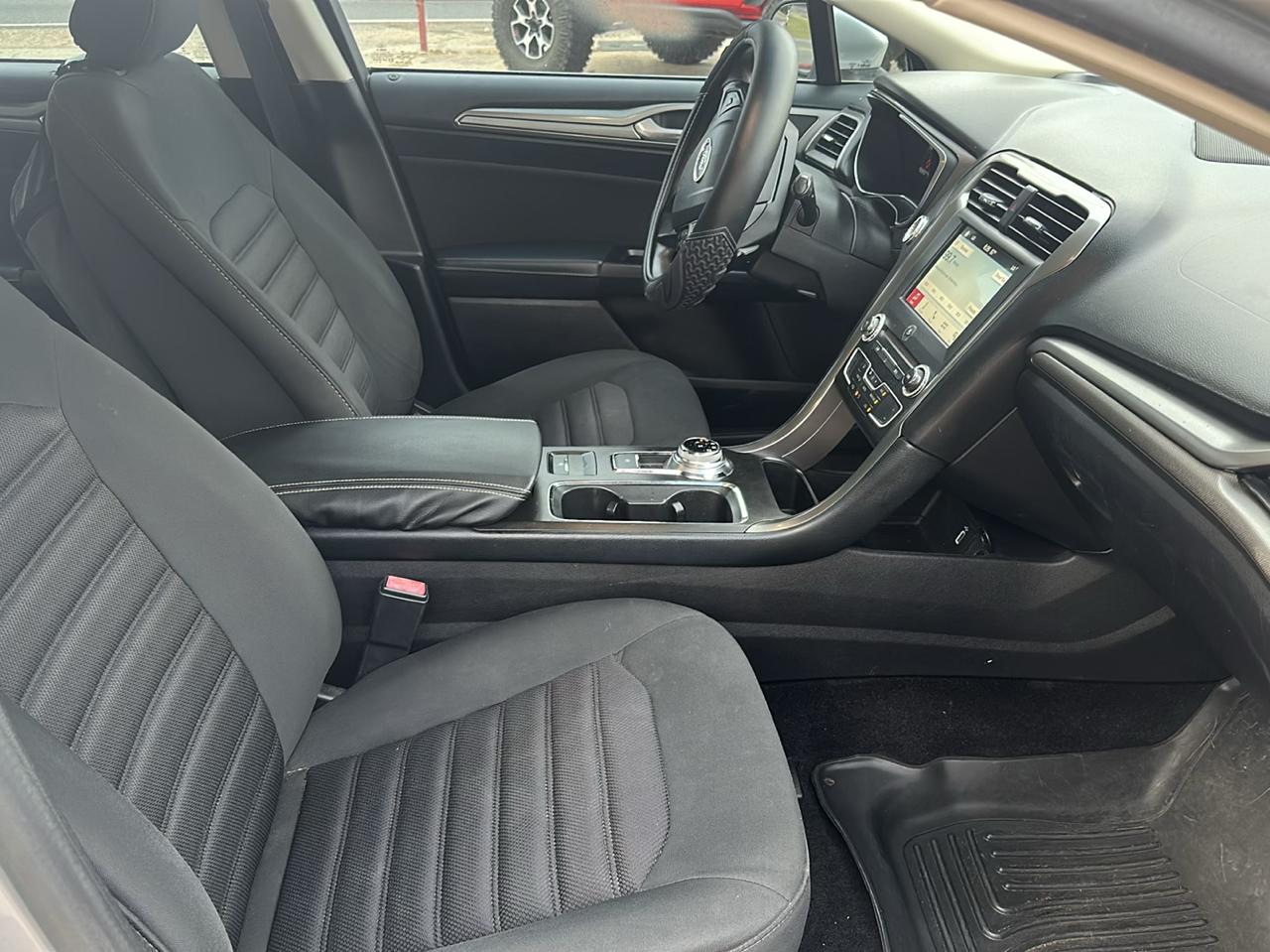 Ford Fusion SE 2017
