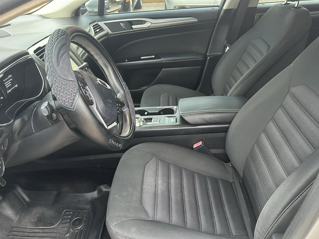 Ford Fusion SE 2017