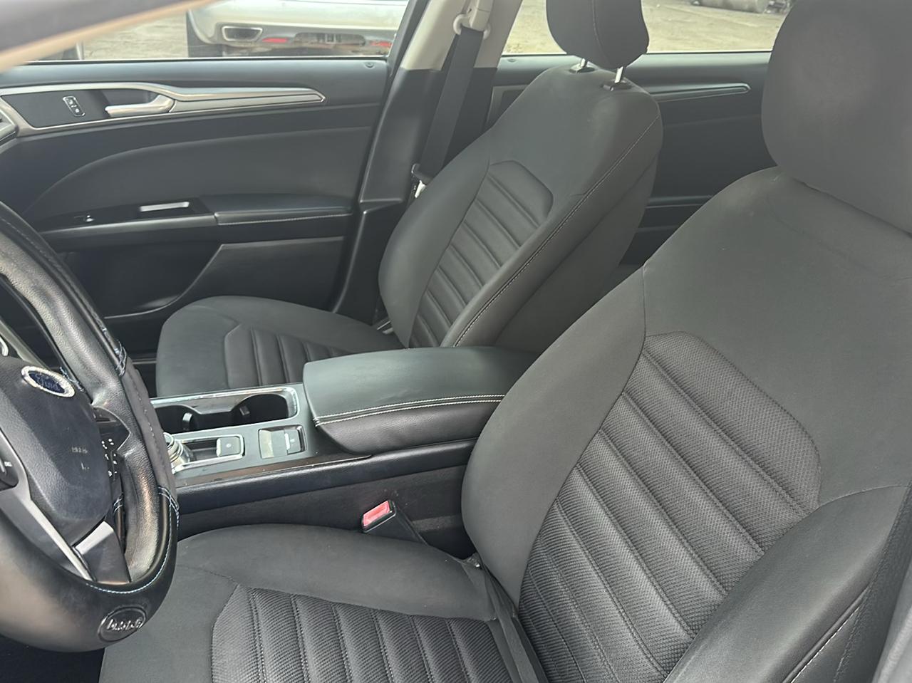 Ford Fusion SE 2017