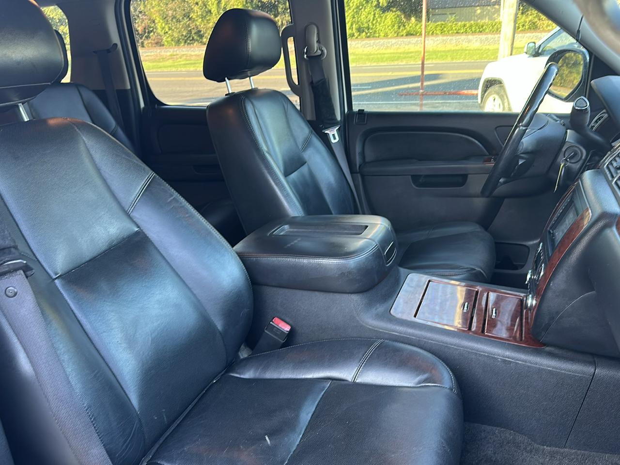 Chevrolet Suburban LTZ 1500 2WD 2011