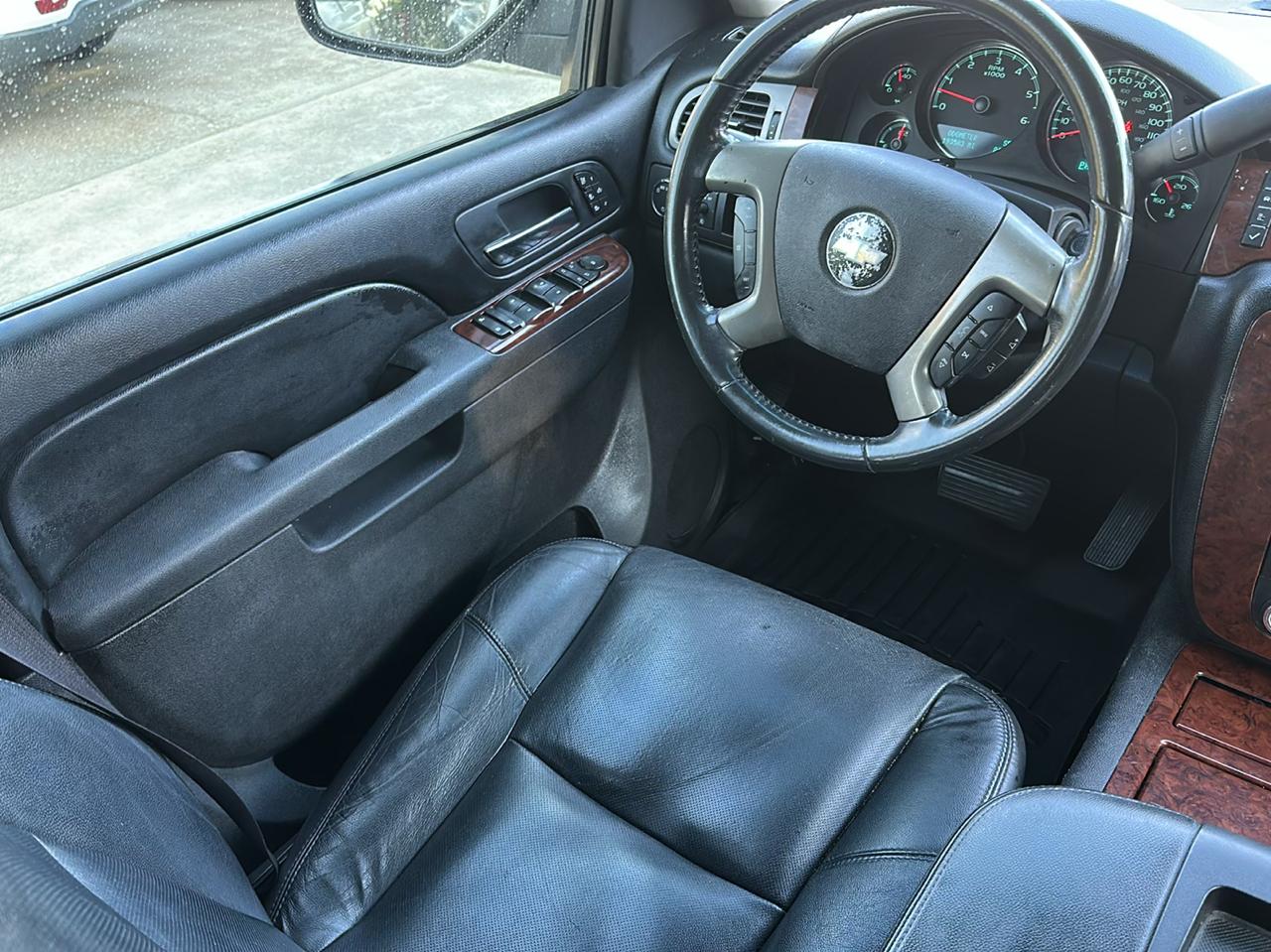 Chevrolet Suburban LTZ 1500 2WD 2011