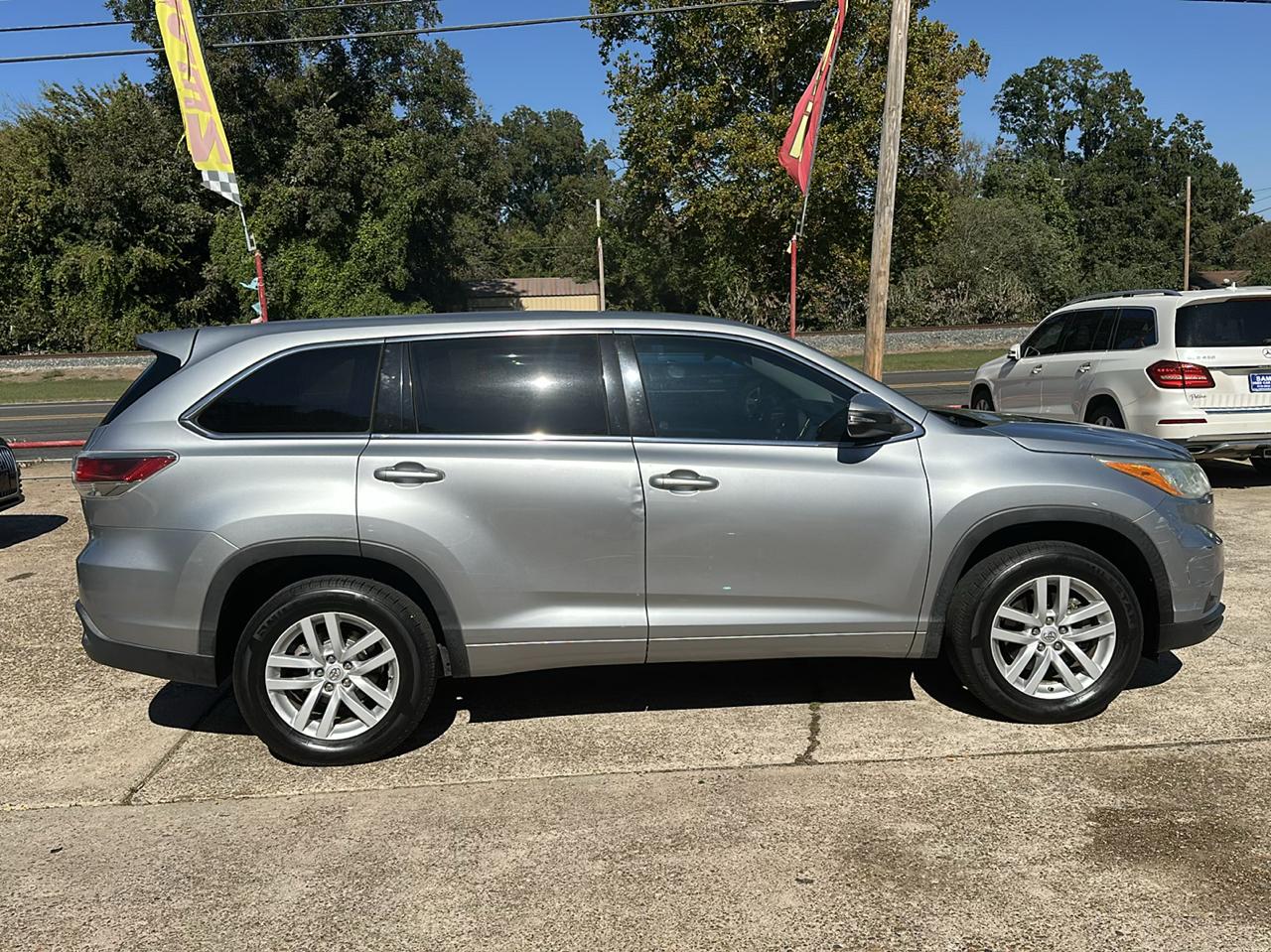Toyota Highlander LE FWD I4 2014