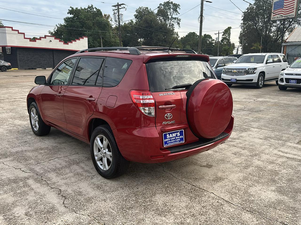 Toyota RAV4 Base I4 2WD 2012