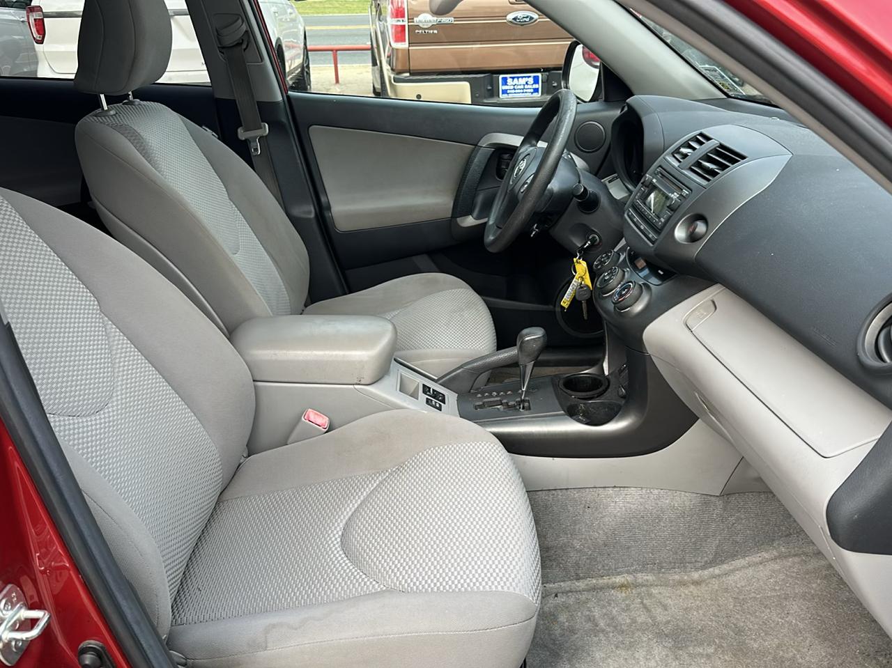Toyota RAV4 Base I4 2WD 2012