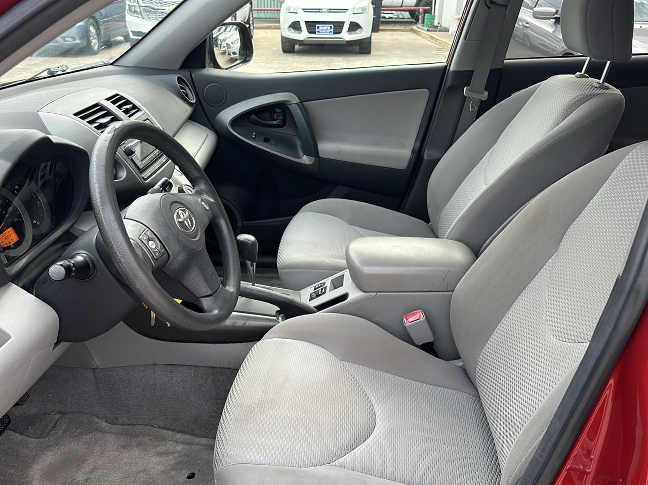 Toyota RAV4 Base I4 2WD 2012