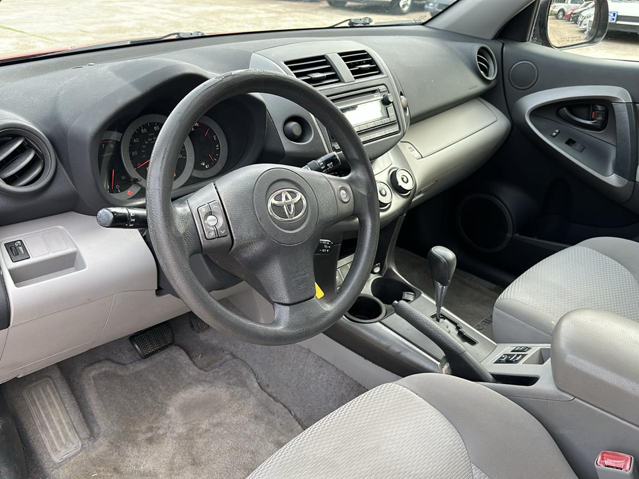 Toyota RAV4 Base I4 2WD 2012