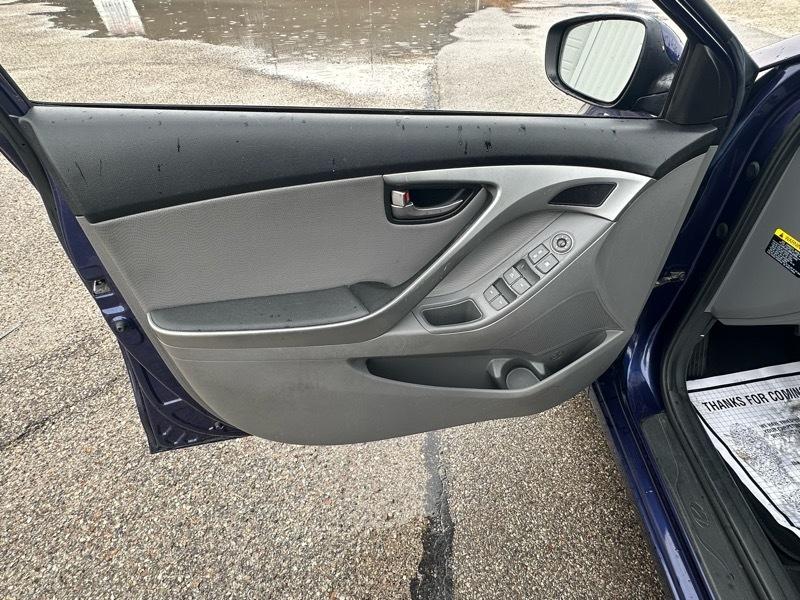 Hyundai Elantra Limited 2012