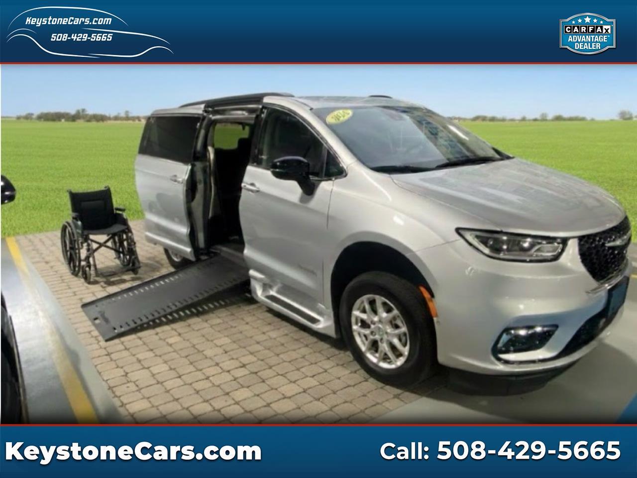 2024 Chrysler Pacifica Touring L