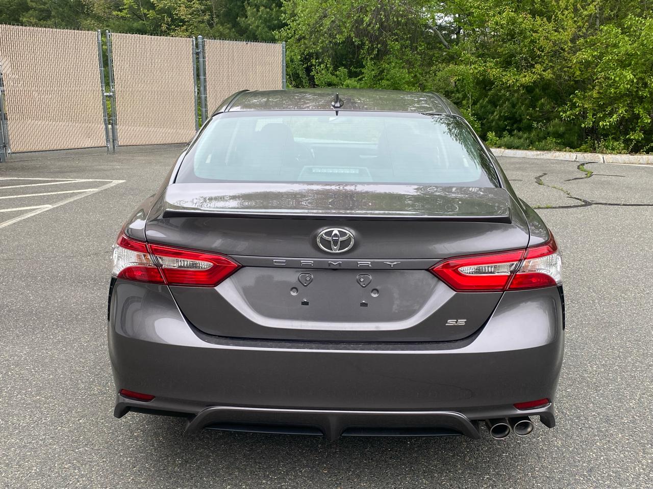 Toyota Camry SE 2020