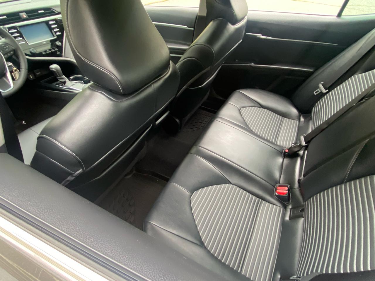 Toyota Camry SE 2020