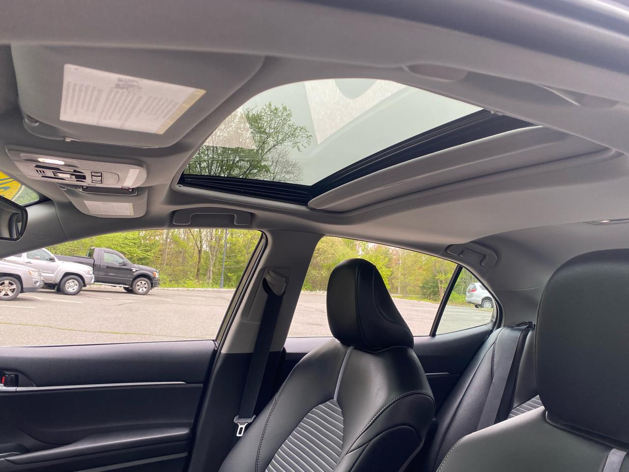 Toyota Camry SE 2020