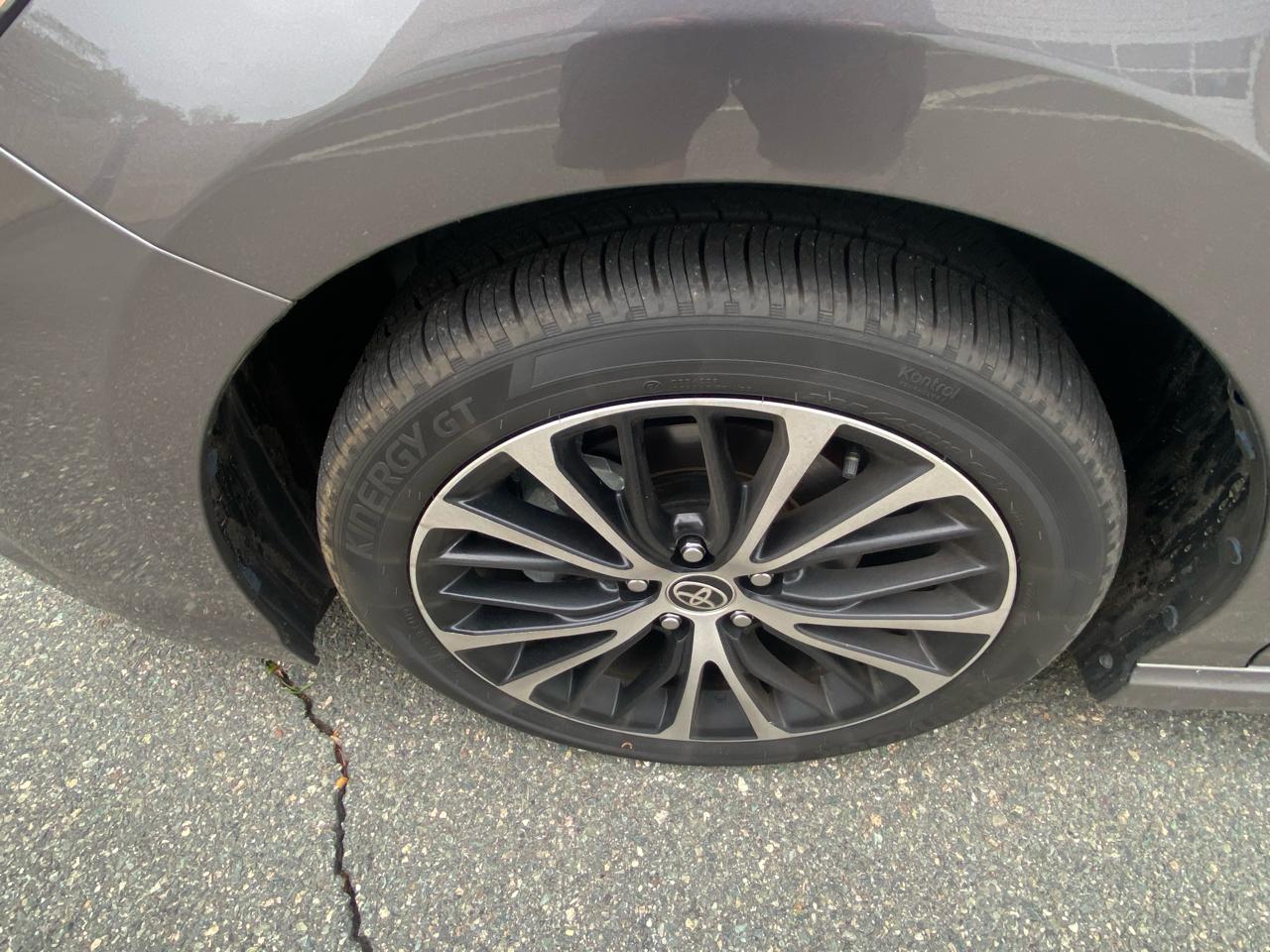 Toyota Camry SE 2020
