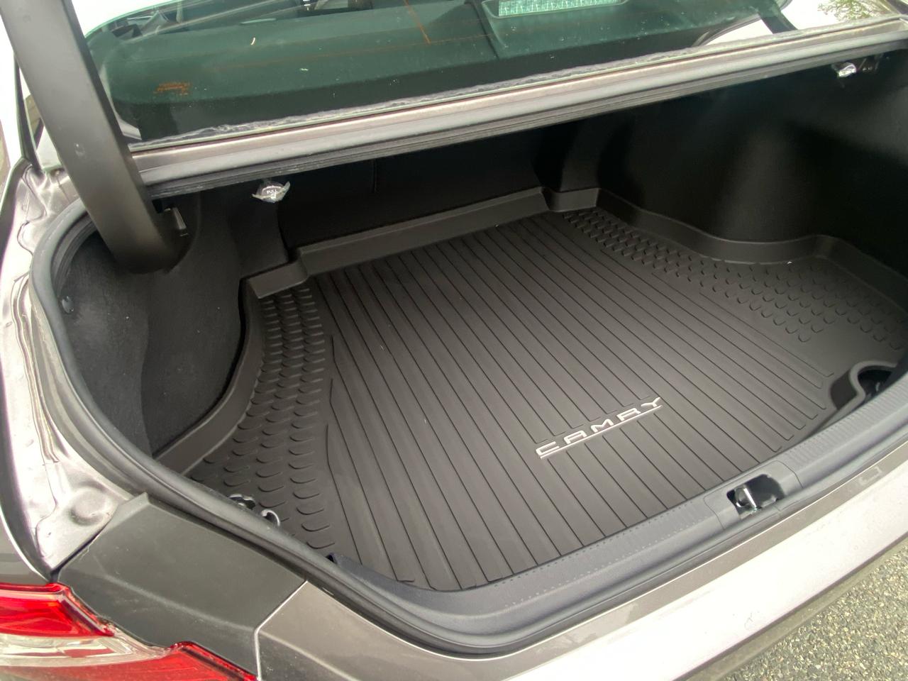 Toyota Camry SE 2020