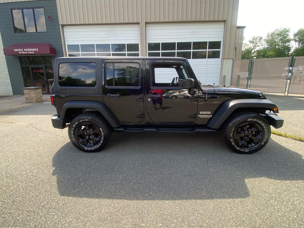 Jeep Wrangler Unlimited Sport 4WD 2010