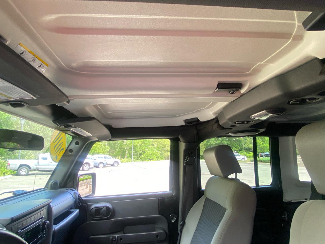 Jeep Wrangler Unlimited Sport 4WD 2010