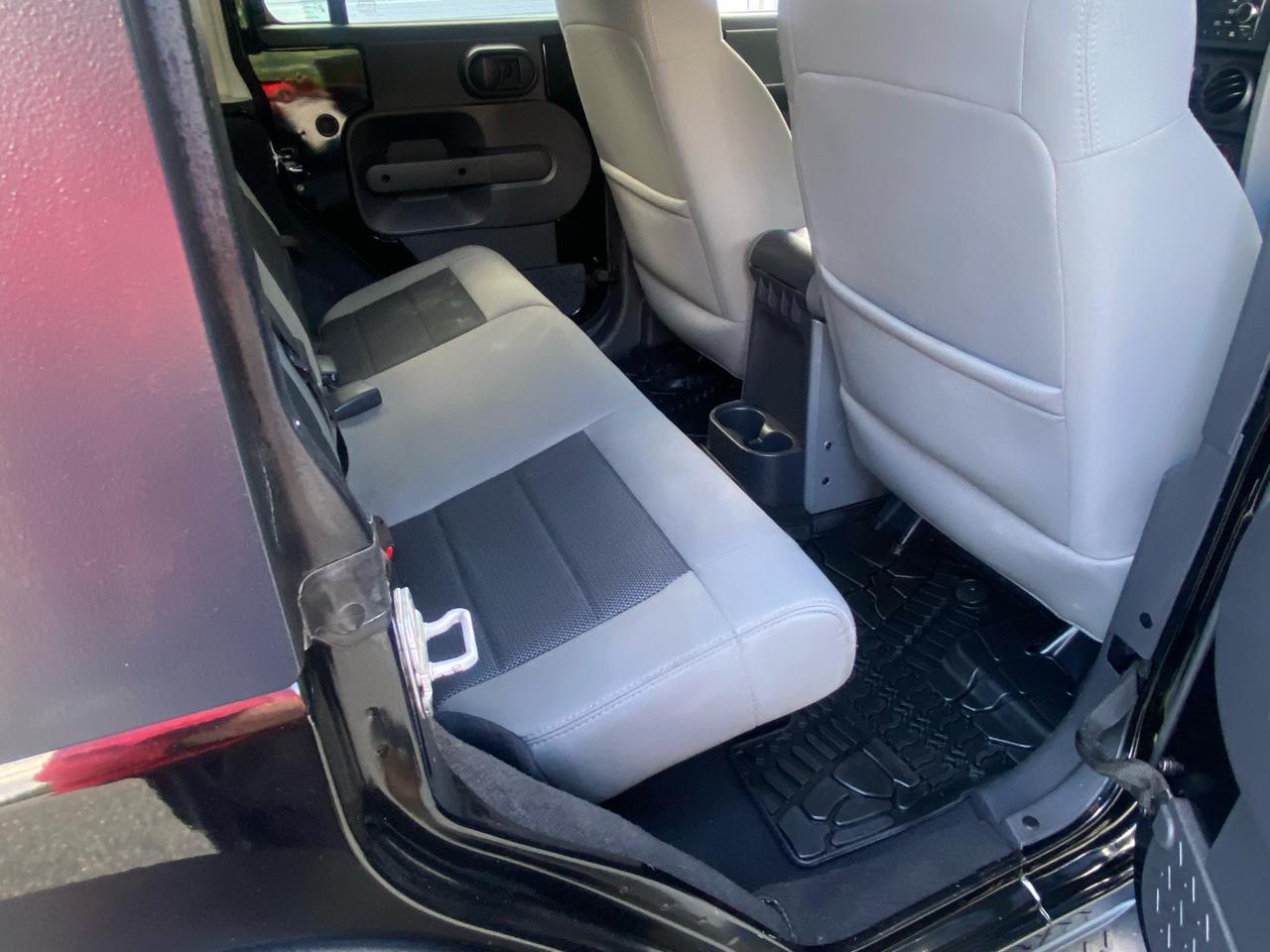 Jeep Wrangler Unlimited Sport 4WD 2010