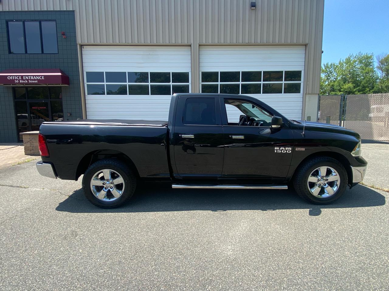 RAM 1500 SLT Quad Cab 4WD 2017
