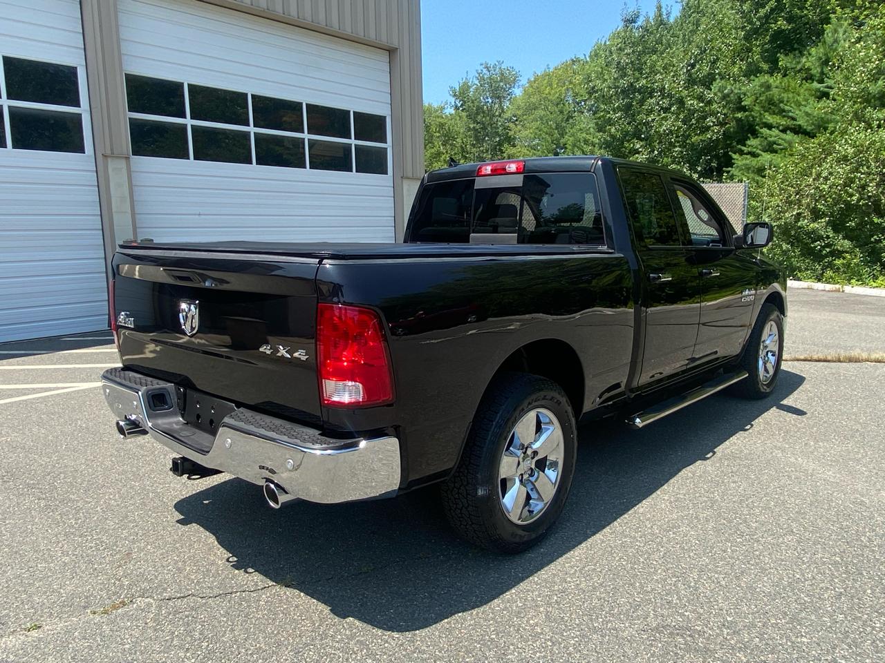 RAM 1500 SLT Quad Cab 4WD 2017
