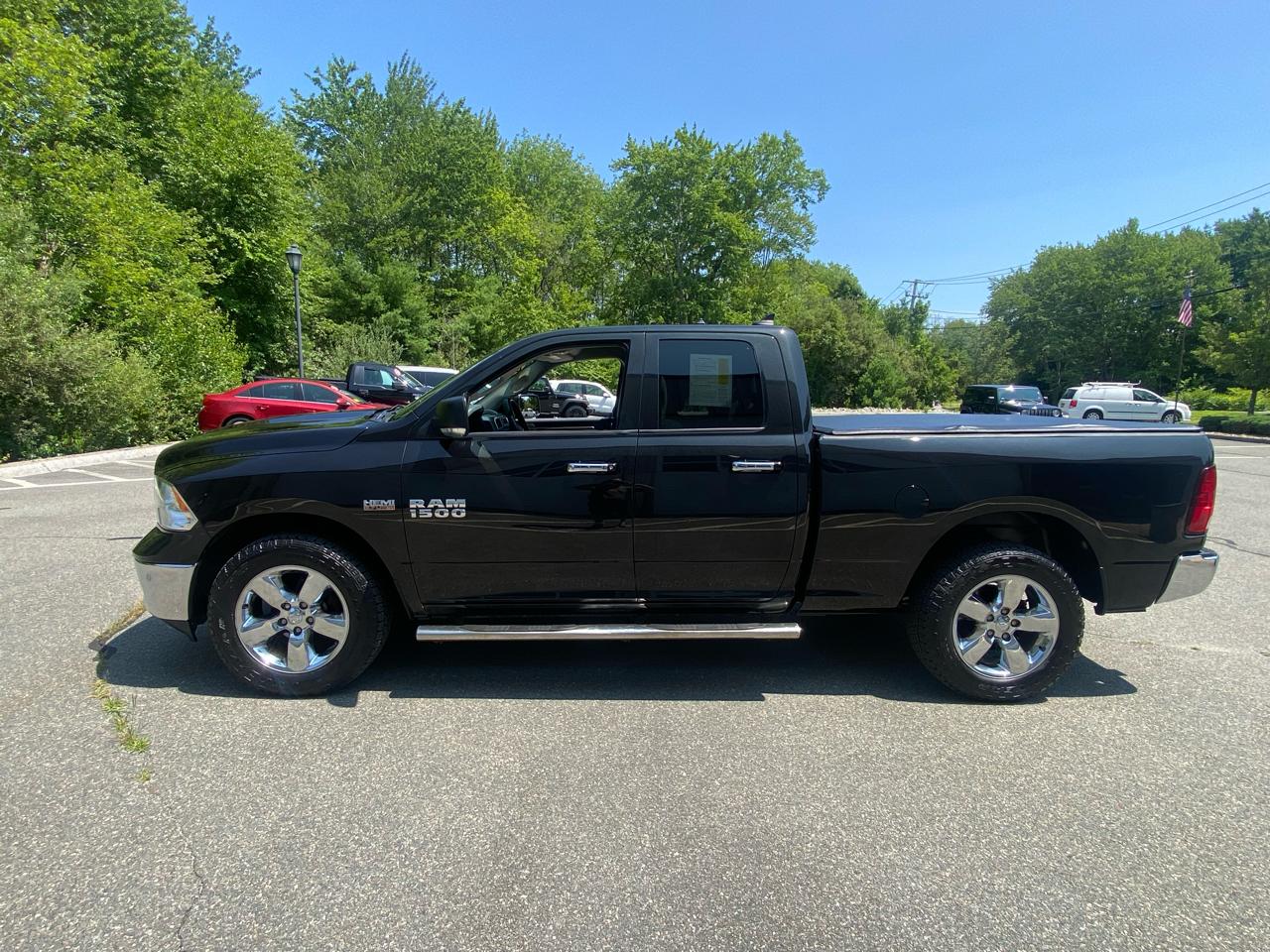 RAM 1500 SLT Quad Cab 4WD 2017