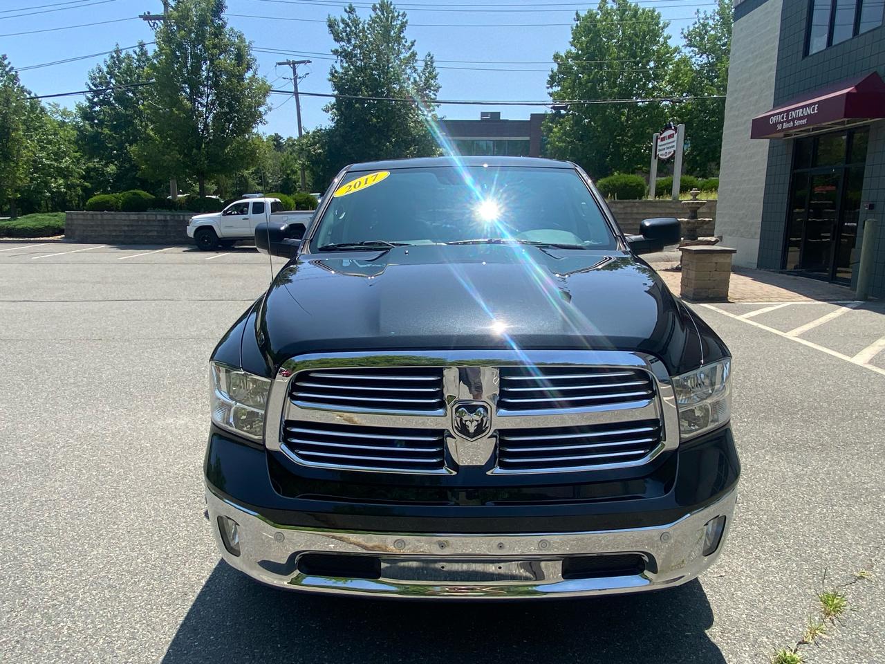 RAM 1500 SLT Quad Cab 4WD 2017