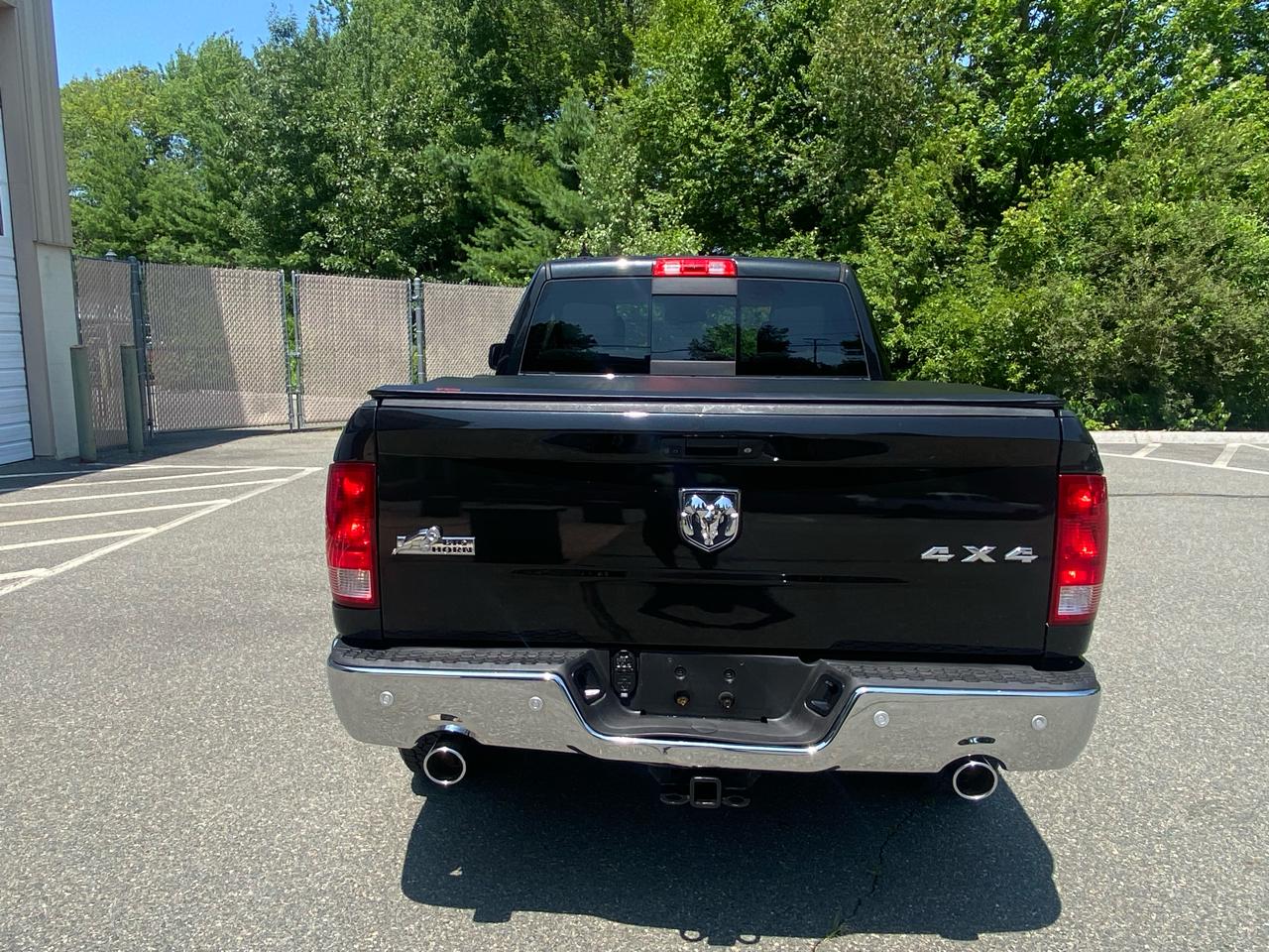 RAM 1500 SLT Quad Cab 4WD 2017