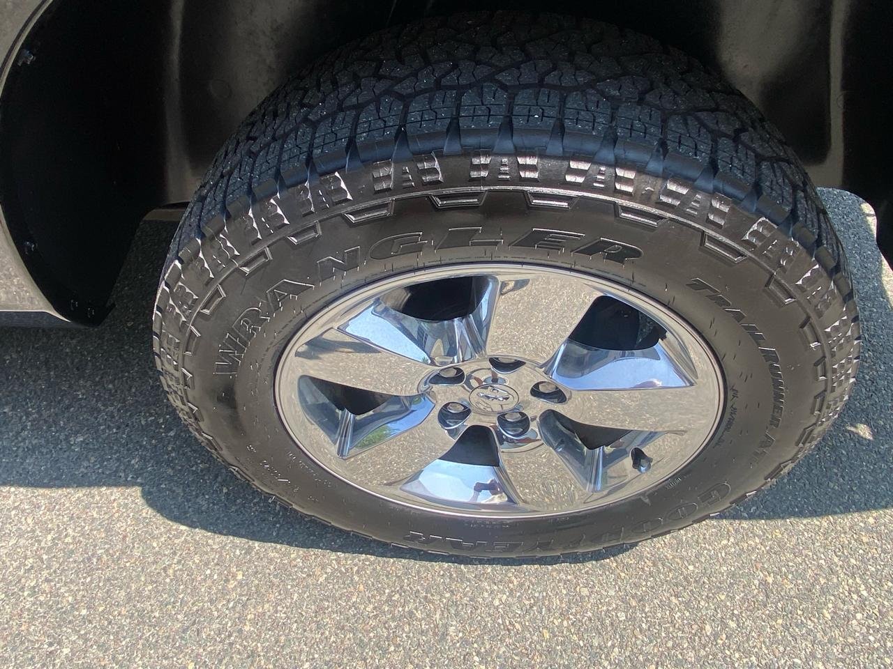 RAM 1500 SLT Quad Cab 4WD 2017