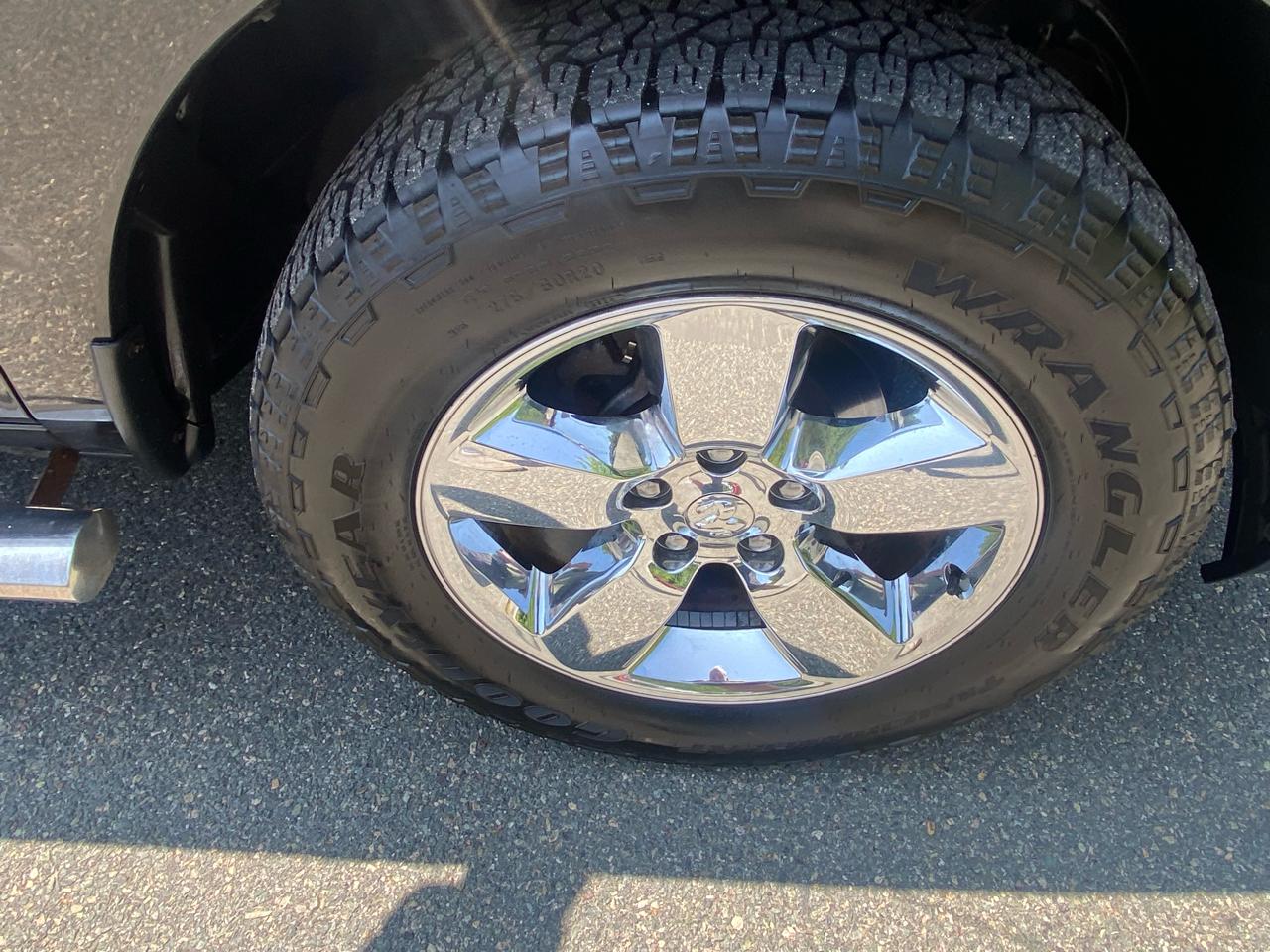 RAM 1500 SLT Quad Cab 4WD 2017