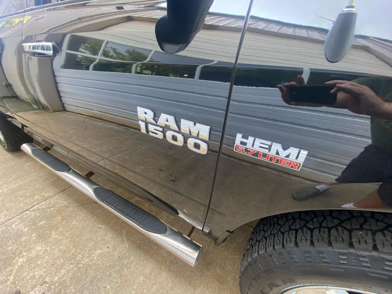 RAM 1500 SLT Quad Cab 4WD 2017
