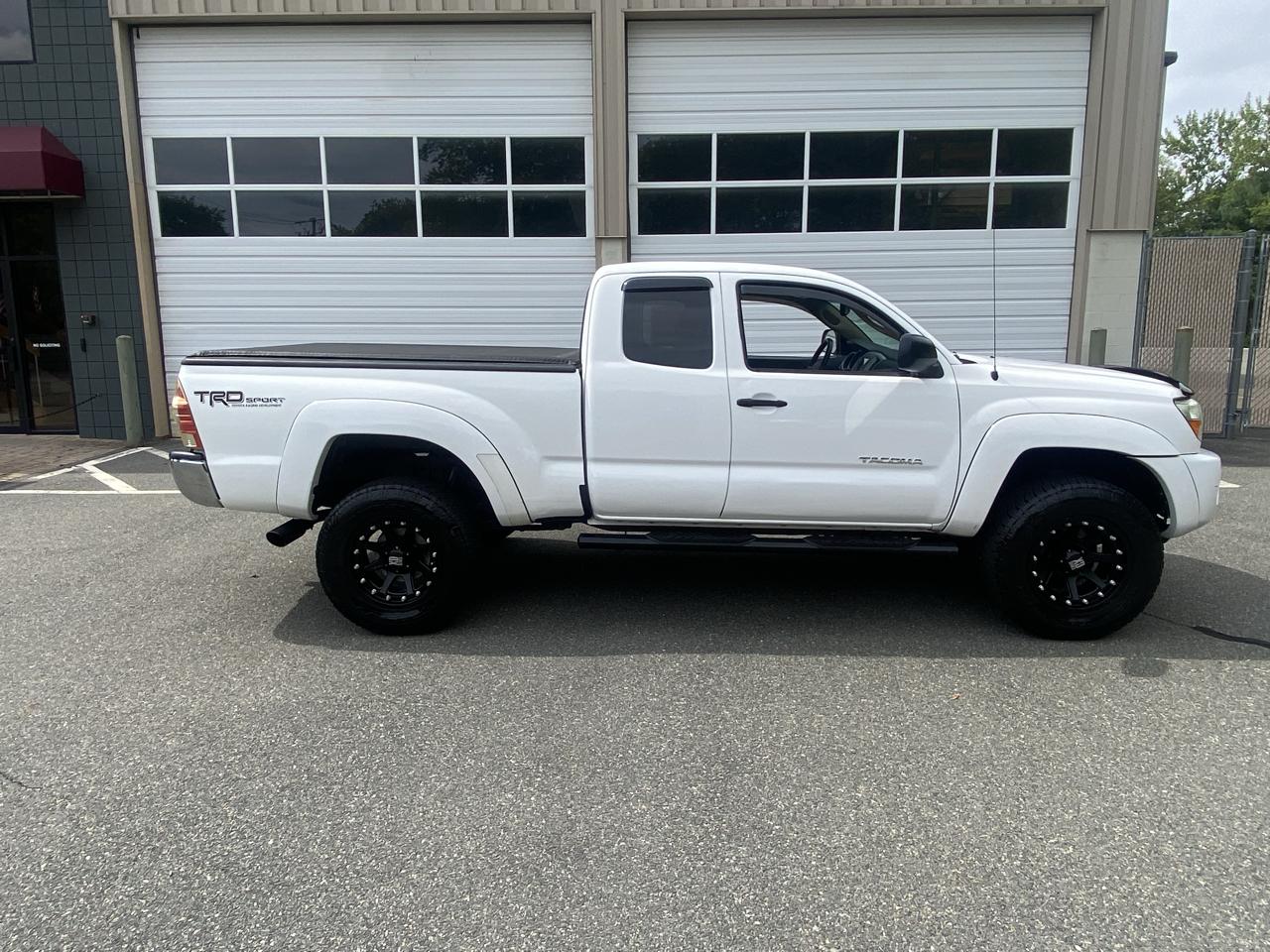 Toyota Tacoma Access Cab V6 4WD 2011