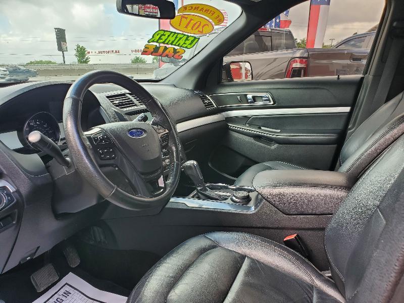Ford Explorer XLT 4WD 2017