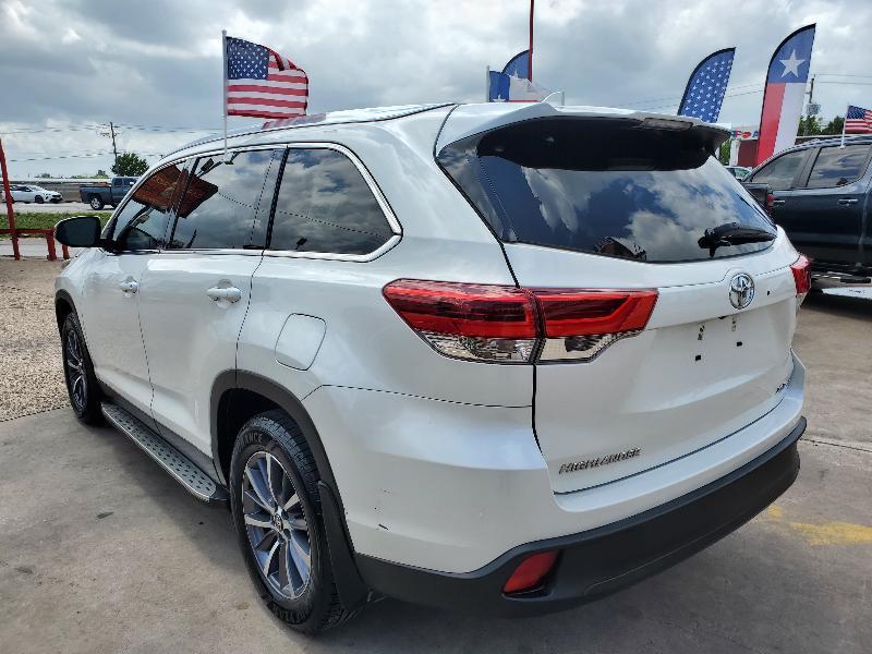 Toyota Highlander XLE AWD V6 2019