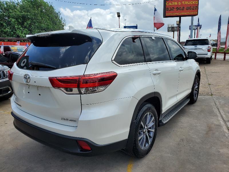 Toyota Highlander XLE AWD V6 2019