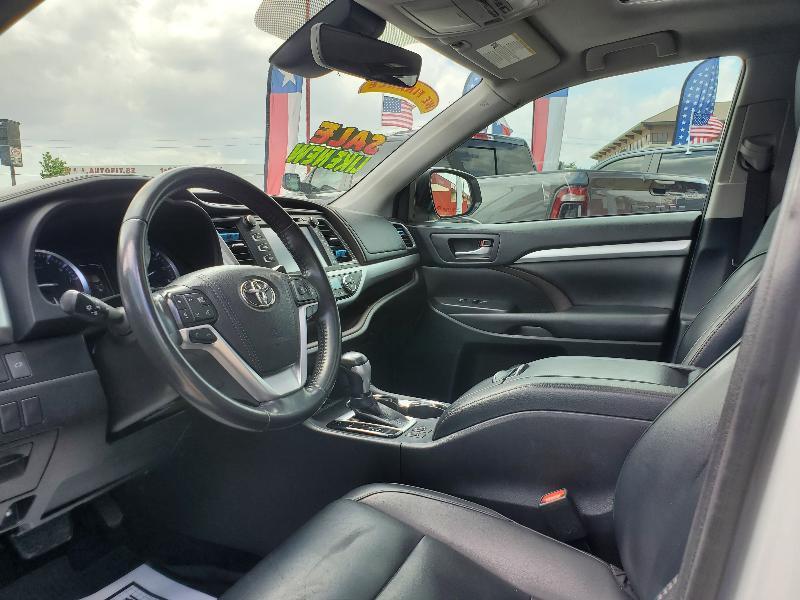 Toyota Highlander XLE AWD V6 2019