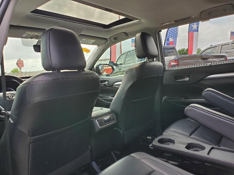Toyota Highlander XLE AWD V6 2019
