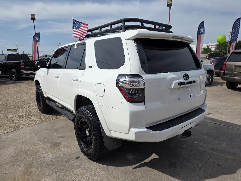Toyota 4Runner SR5 2WD 2017
