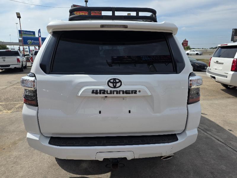 Toyota 4Runner SR5 2WD 2017