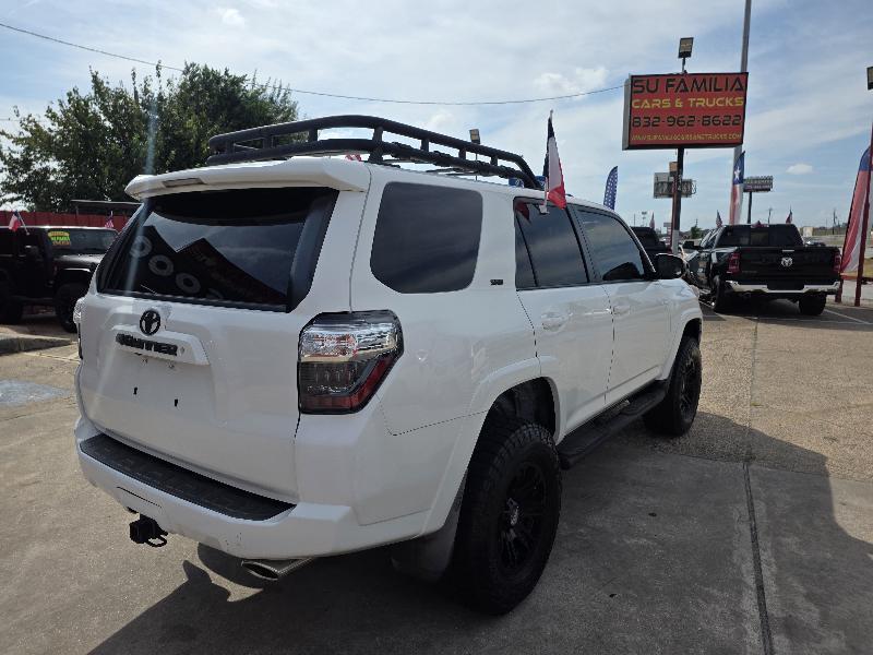 Toyota 4Runner SR5 2WD 2017